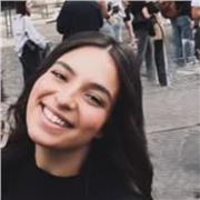 Mi piacerebbe aiutare i più piccoli a svolgere i loro compiti trasmettendogli l'amore e la passione per lo studio.